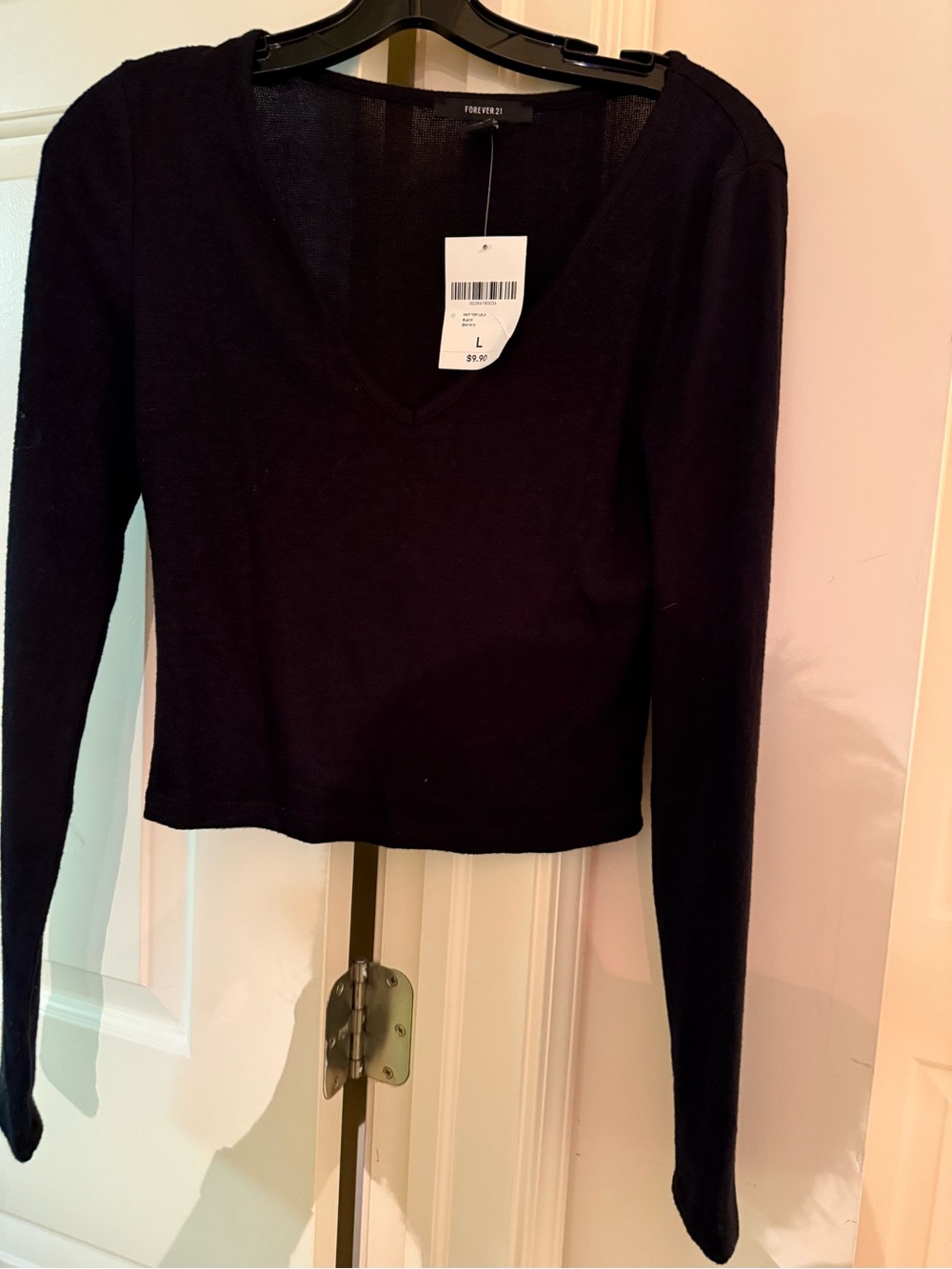Forever 21 Black V-Neck Long Sleeve Cropped Top